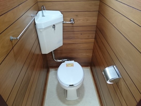 トイレの床は貼替え済み